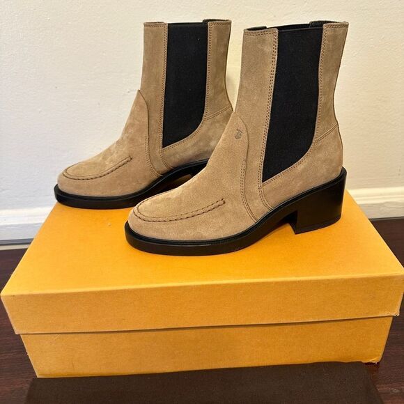 TOD’S Women's Tronchetto  Tan Suede Ankle  Boots size 5 1/2 - Picture 6 of 11